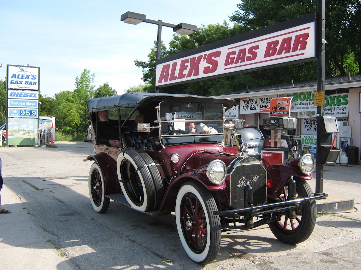 Alex's Gas Bar – Meaford, Ontario
