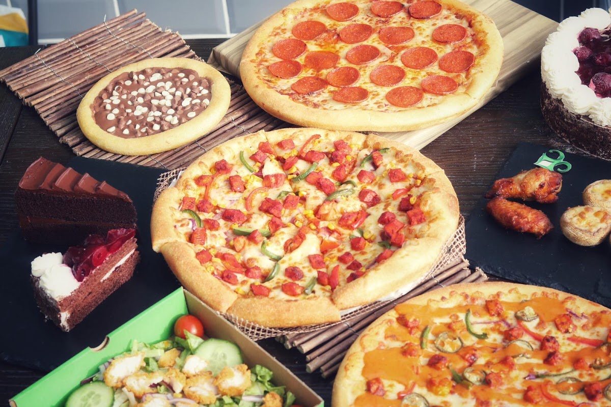 Caprinos Pizza, 148 Derby Road, NG9 7AY, Stapleford, Nottinghamshire — 0115 648 6200 Online Ordering by Caprinos Pizza in Stapleford, Nottinghamshire