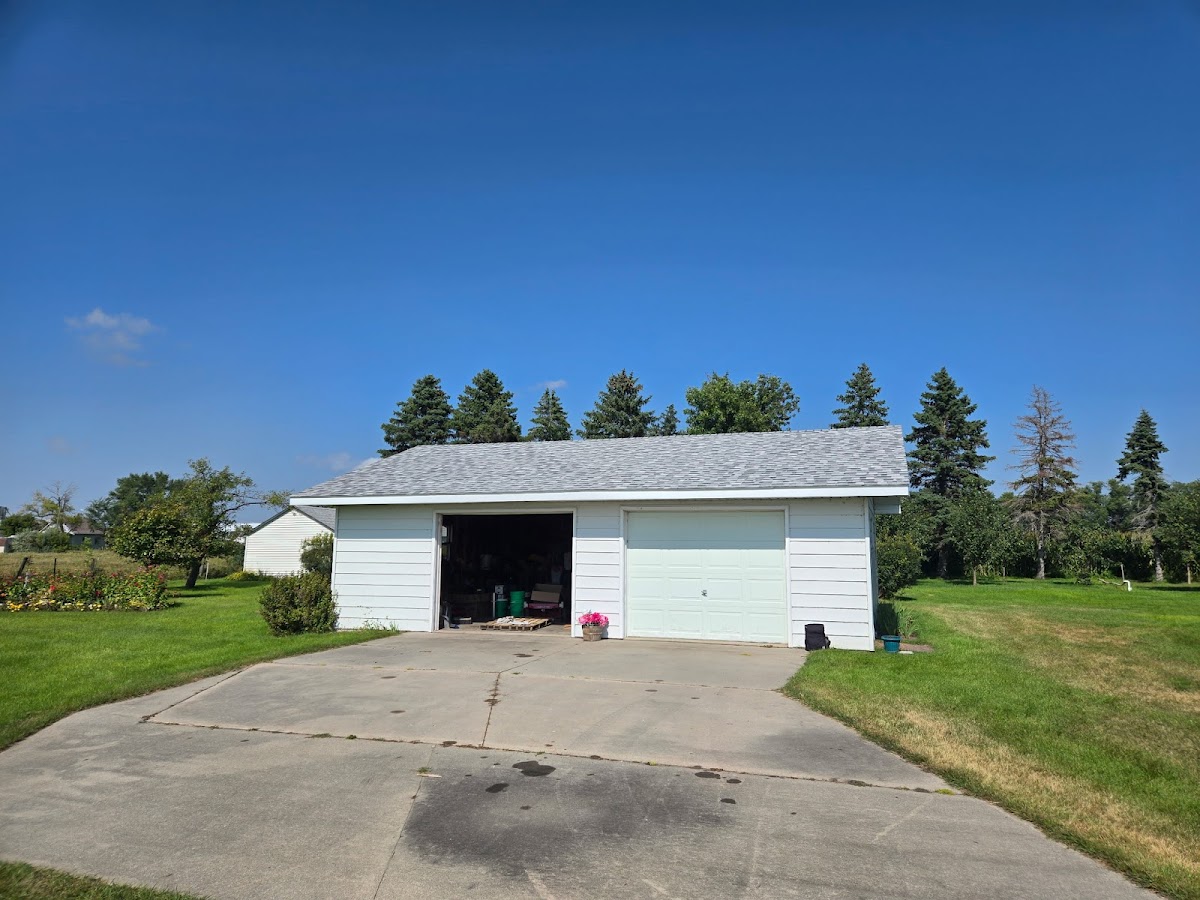Hovet Roofing Inc – Thompson, North Dakota
