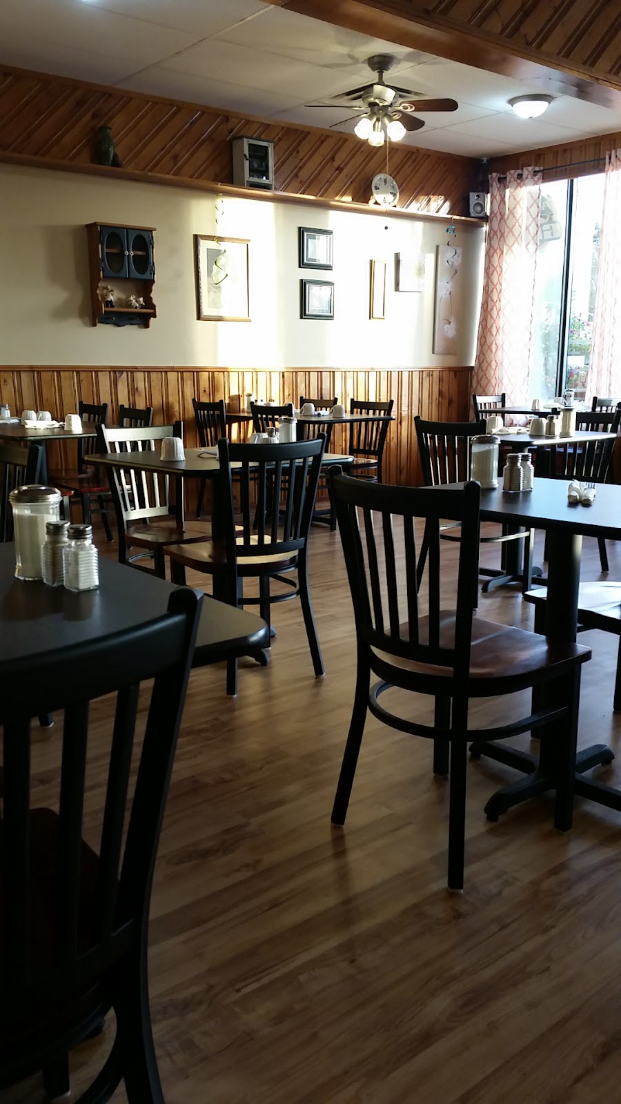 Peninsula Grill – Owen Sound, ON