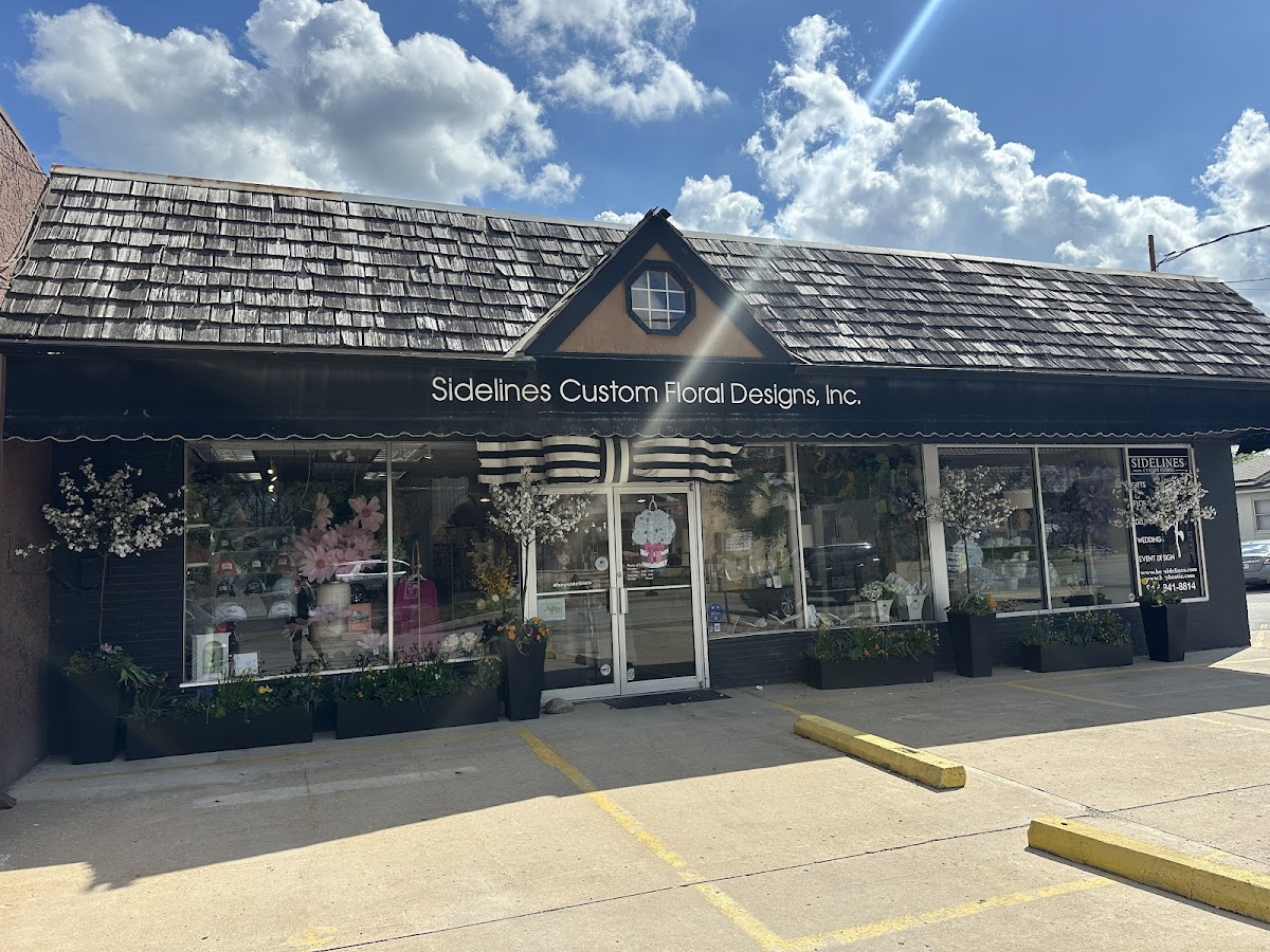 Sidelines Custom Floral Designs, Inc – Kansas City, Missouri